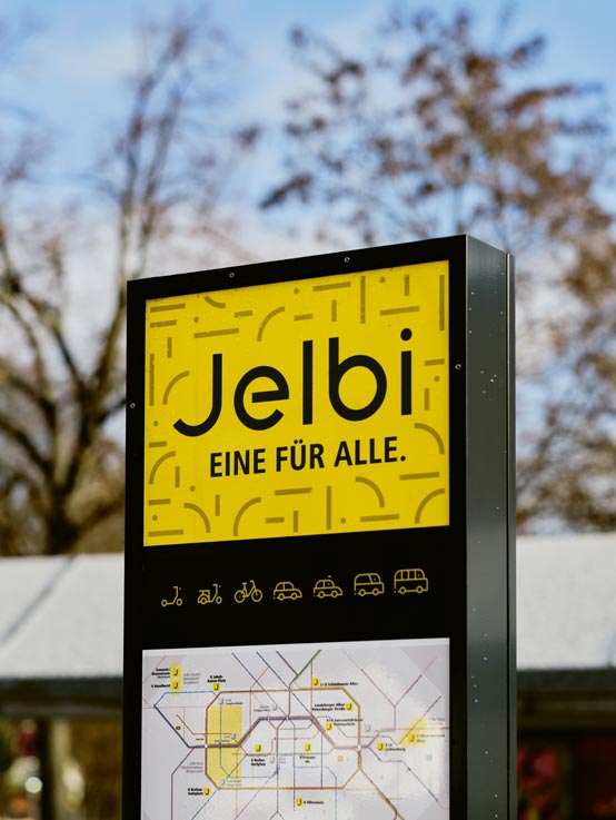 Die Jelbi-App macht es ganz einfach, sich etwa einen E-Scooter auszuleihen. Diese Möglichkeit gibt es bald auch für das Quartier Stadtgut Hellersdorf 
