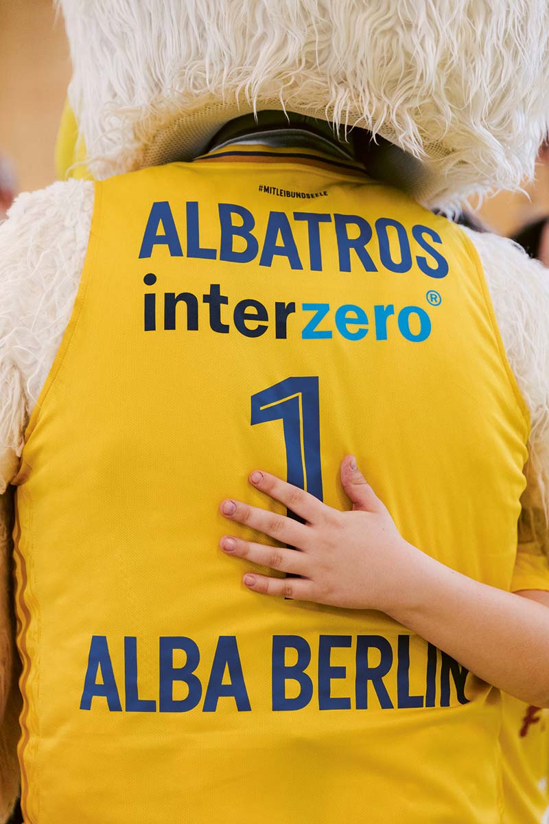 Das ALBA-Maskottchen Albatros ist immer mit dabei