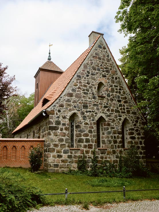 Die Dorfkirche aus dem 13. Jahrhundert