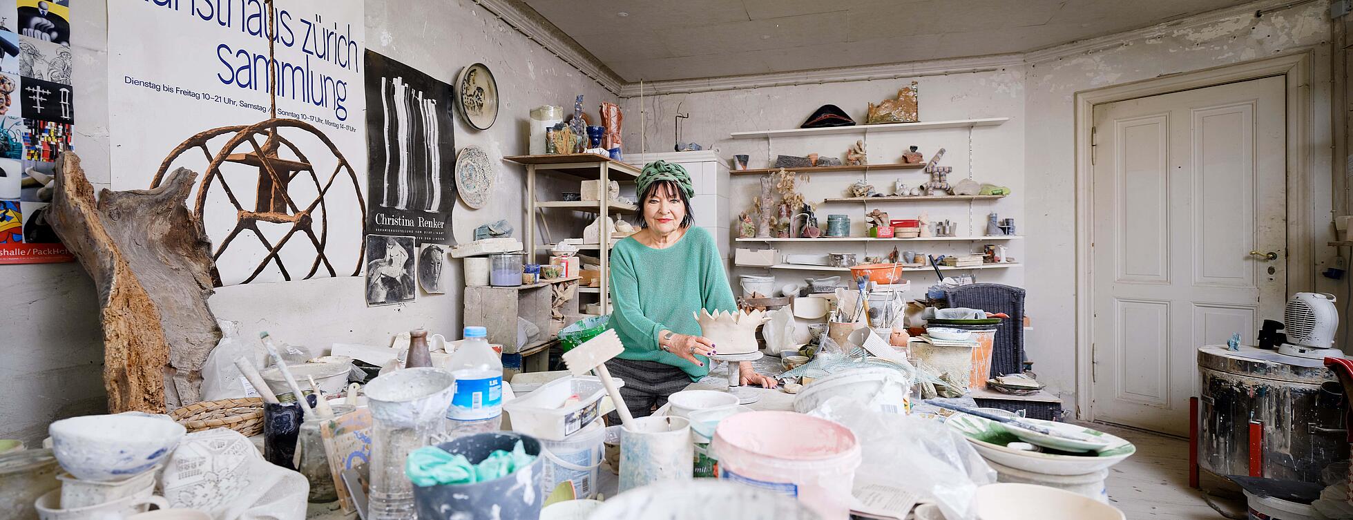 Christina Renker in ihrer Werkstatt