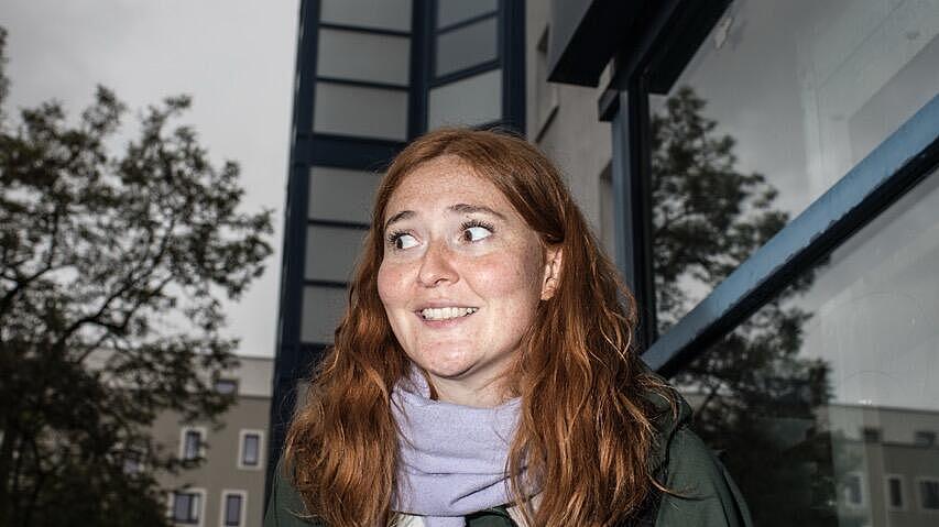 Anna Scheld mit überraschtem Gesichtsausdruck