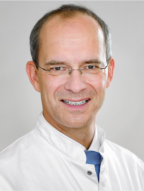 Herr Prof. Dr. med. Christian Vogelberg ist Allergologe und Facharzt für Kinder- und Jugendmedizin in Dresden