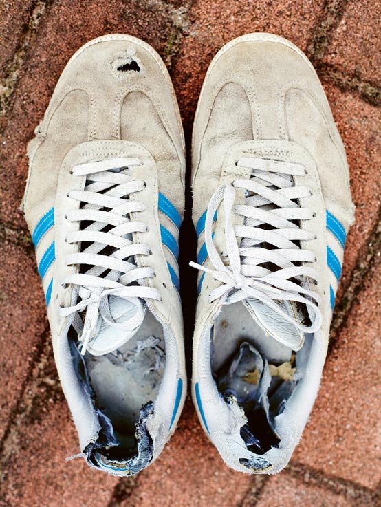 Obdachlose haben oft nur ein Paar Schuhe, das sie durch alle Jahreszeiten bringt. Ihre Füße leiden darunter sehr